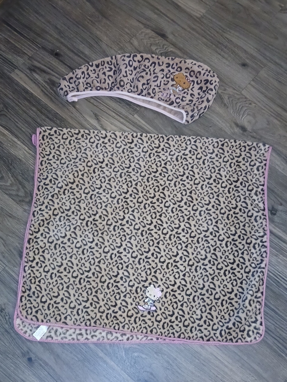 2 #LeopardPrint #hairnet #hairtowel #towelset #hellokitty